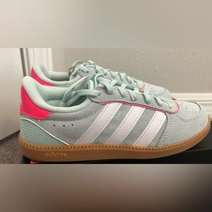 ADIDAS BREAKNET SLEEK J